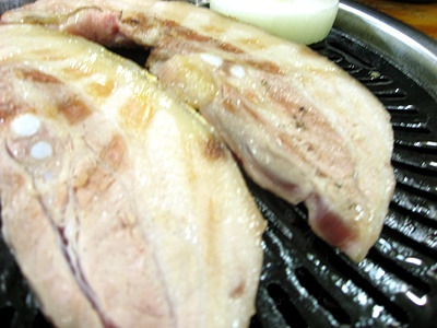 꿀꿀이통돼지왕소금구이 이미지